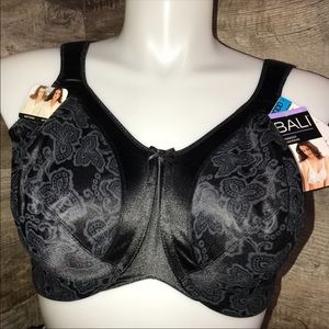 Intimates & Sleepwear - Bali underwire minimized 40DDD new Intimates & Sleepwear - Bali underwire minimized 40DDD new